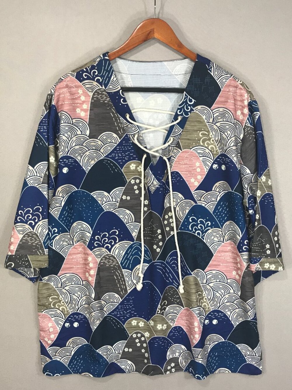 Unbranded Shirt Mens Large Blue Japan Seigaiha Mountains Waves V-Neck 3/4 Sleeve